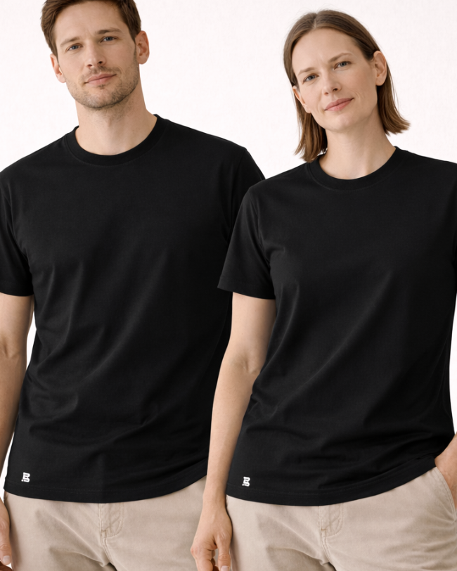 Unisex T-Shirts aus nachhaltigem Tencel im minimalistischen Design; die lockere Passform bietet optimalen Tragekomfort für Damen und Herren gleichermaßen