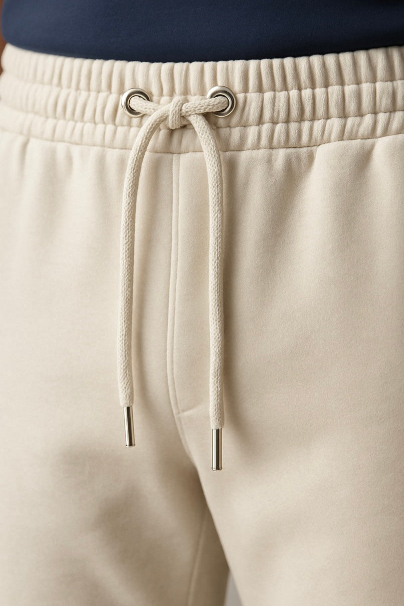 Detailaufnahme vom Bund der BREDDY’S RELAXED SWEATPANTS aus TENCEL™
