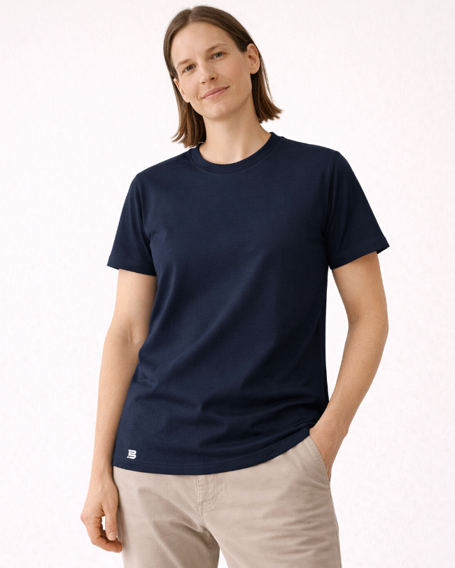 Produktfoto: Damen-T-Shirt von BREDDY’S in blau aus nachhaltigem TENCEL™.