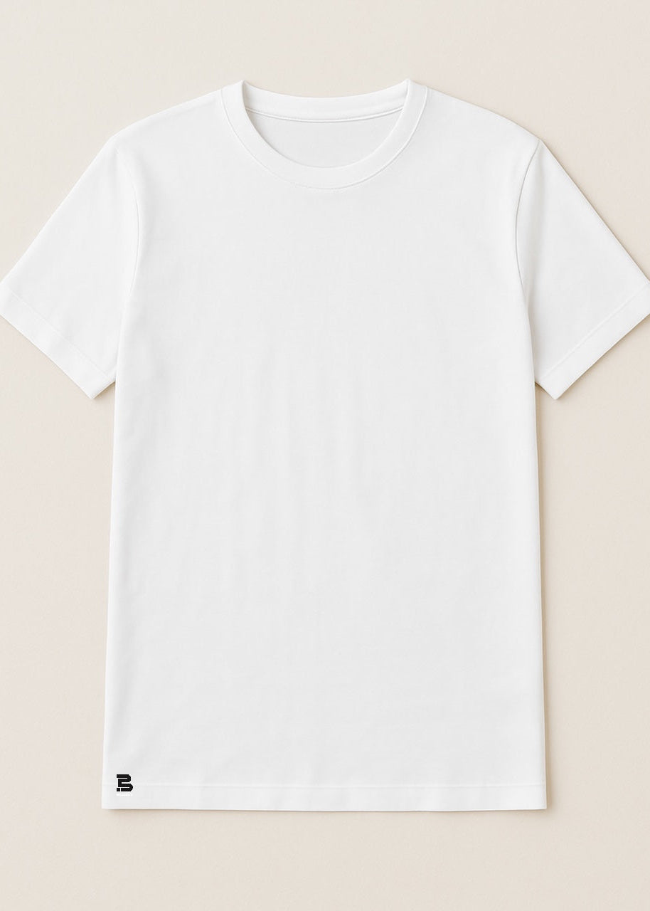 BREDDY’S TENCEL™ T-Shirt in Weiß – nachhaltiges Basic im Studiofoto