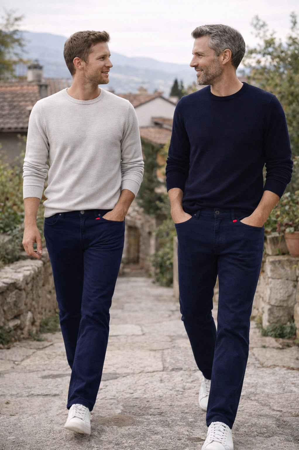 Die smarte Wahl für Reisende: Knitterfreie CastorTech Pants im Handgepäck.