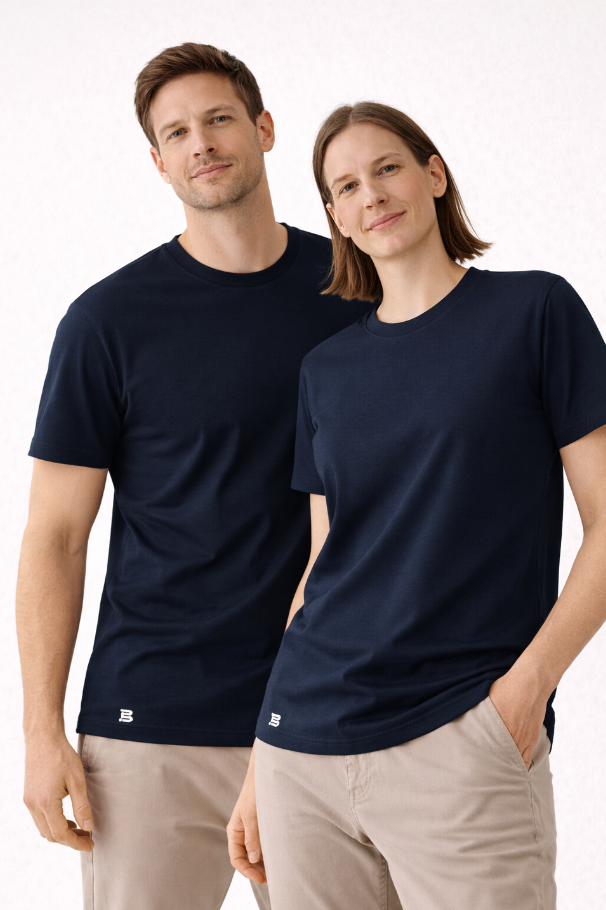 Unisex T-Shirts aus nachhaltigem Tencel im minimalistischen Design; die lockere Passform bietet optimalen Tragekomfort für Damen und Herren gleichermaßen