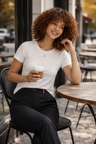 Nachhaltige Damenmode von BREDDY’S Wien – Vielfältige Auswahl an schmalen Five-Pocket Hosen und Chinos aus innovativer Rizinusfaser.