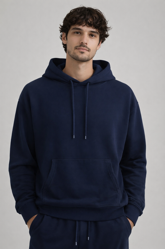 BREDDY’S Tencel Hoodie: Minimalistischer Look trifft auf maximale ökologische Verantwortung.