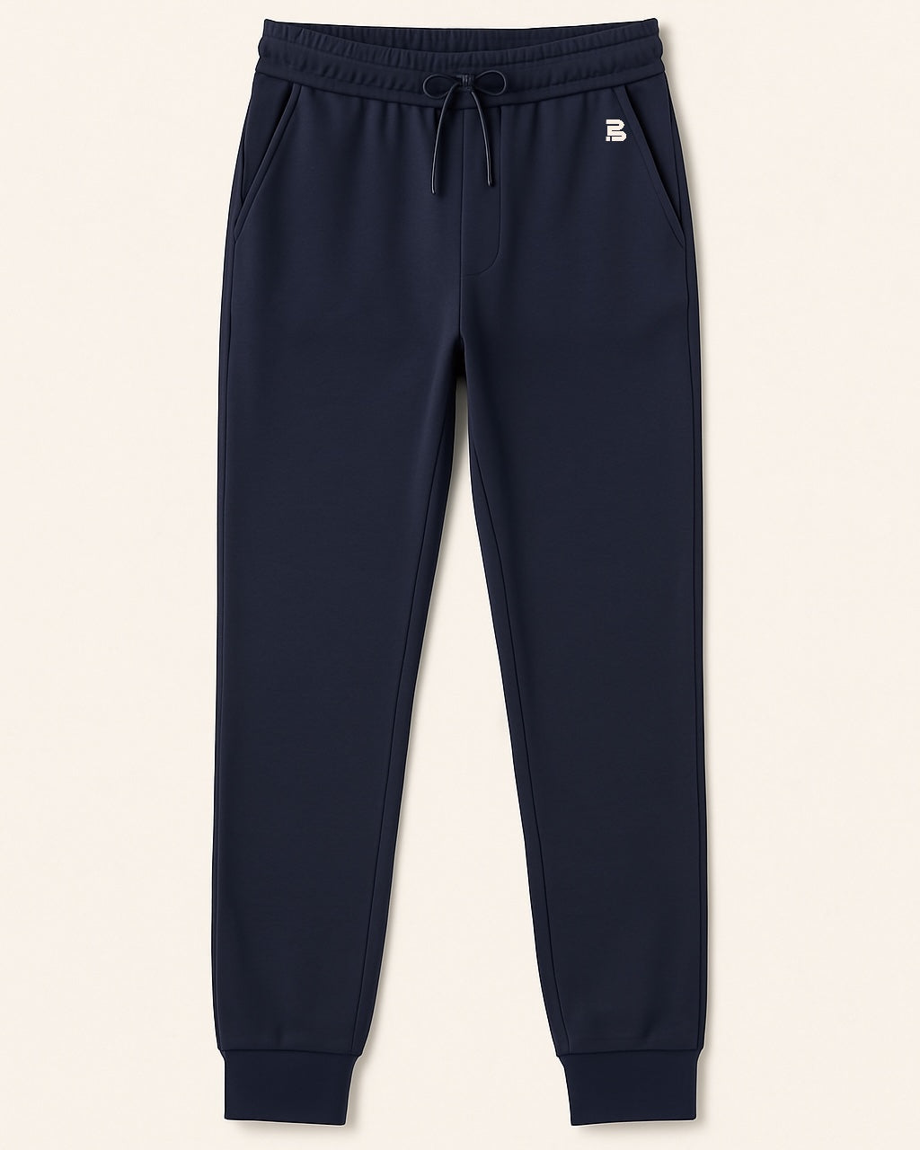 BREDDY’S RELAXED SWEATPANTS aus TENCEL™ in der Farbe Night Sky – nachhaltige Sweatpants im Studiofoto