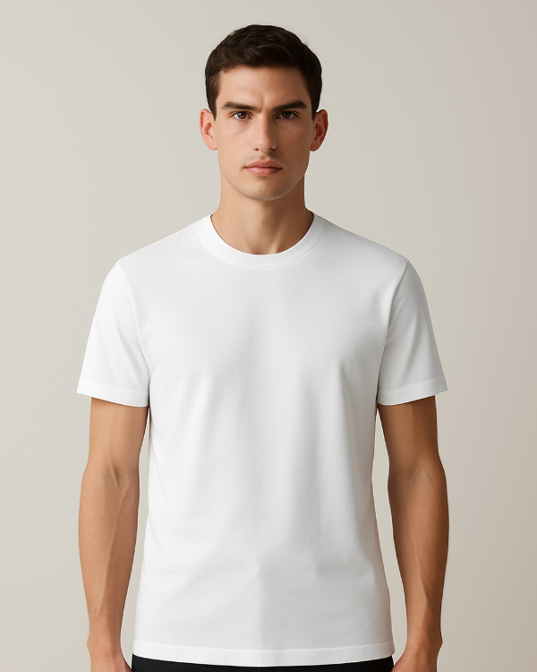 Produktaufnahme: Herren-T-Shirt von BREDDY’S im weißen aus TENCEL™ Material