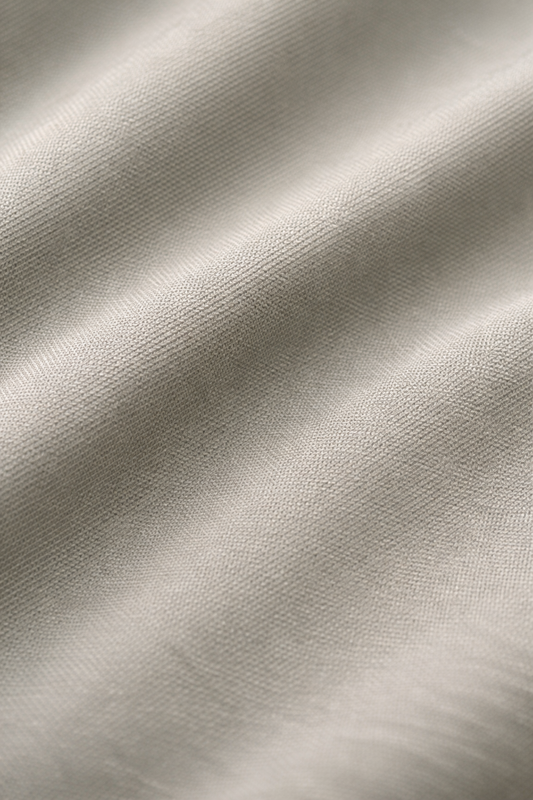 Vielseitige Performance-Hose mit natürlichem Ursprung und technischem Vorsprung.